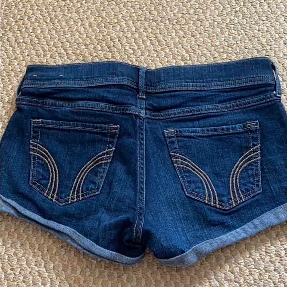 Hollister Low Rise Jean Shorts - Picture 3 of 3